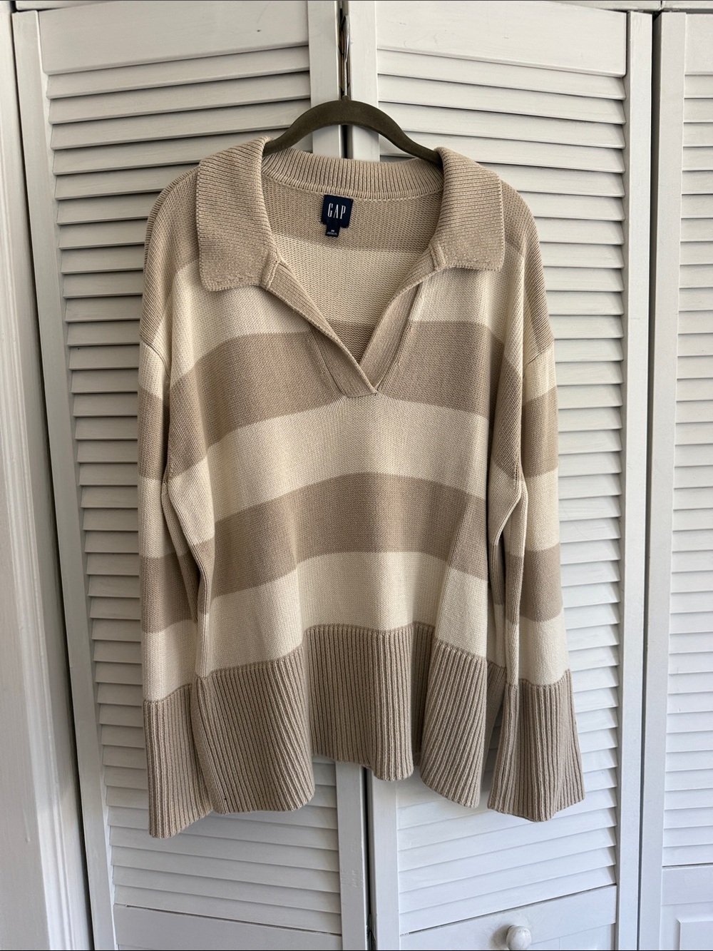 GAP Beige and Cream Striped V-Neck Collared Sweater